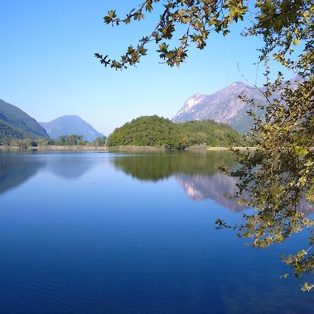 Villaggio Turistico Il Lago Dorato Carlazzo Eksteriør bilde