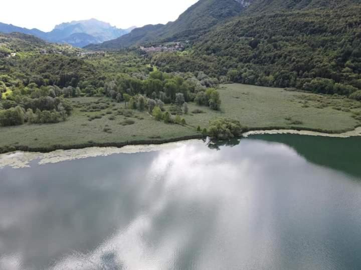 Villaggio Turistico Il Lago Dorato Carlazzo Eksteriør bilde